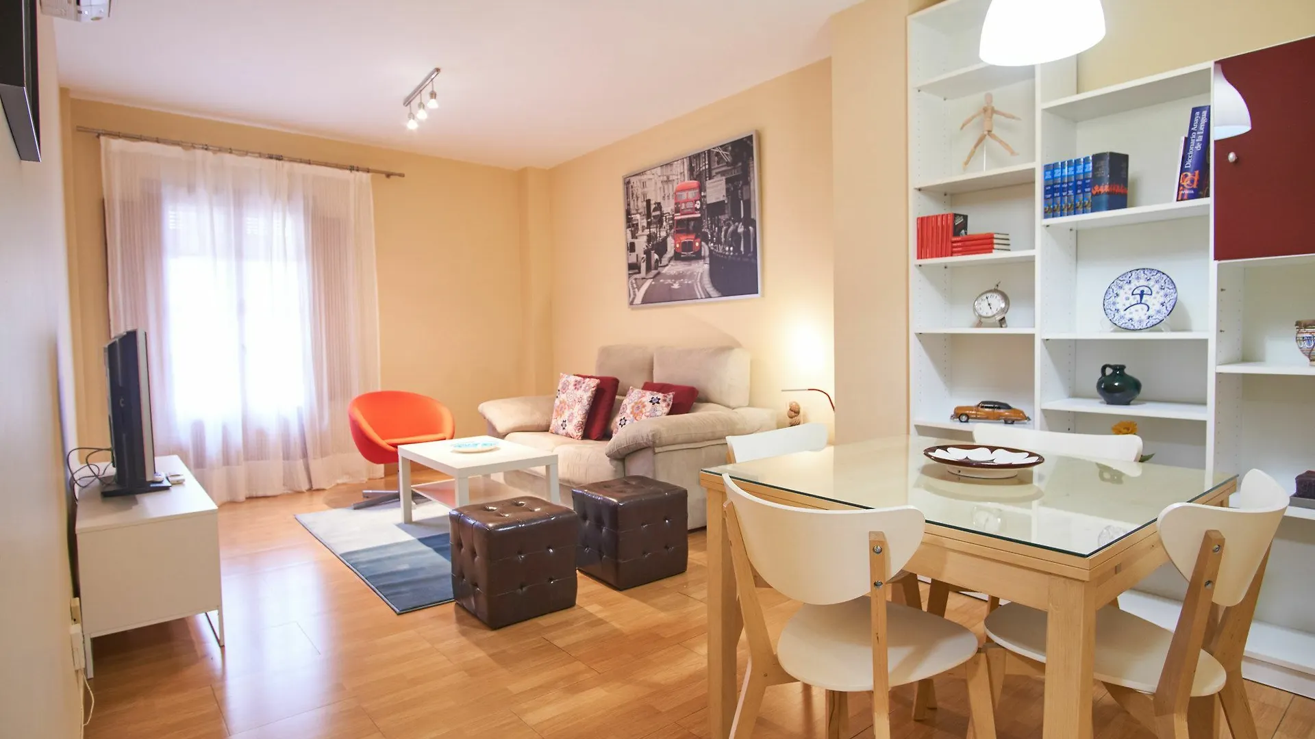דירה Acogedor Apto El Centro De Sevilla
